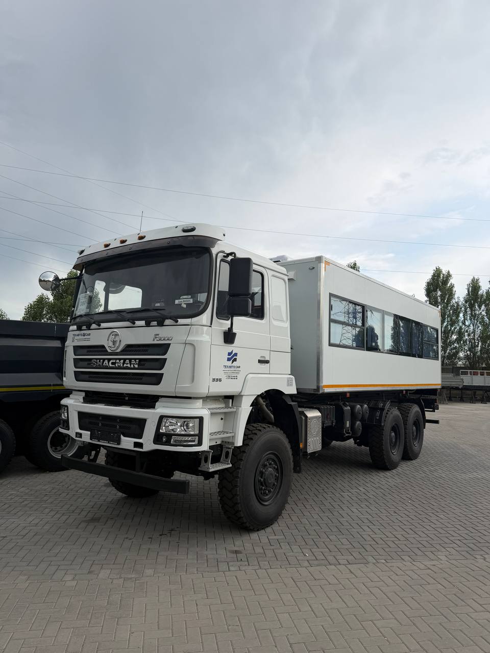 ОТГРУЗКА ПАРТИИ ВАХТОВЫХ АВТОБУСОВ SHACMAN F3000 - 28 мест 6х6