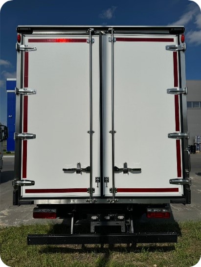 Фургон – рефрижератор на шасси DONGFENG C80L с ХОУ CARRIER C700 и ГБ NEU XB15130L