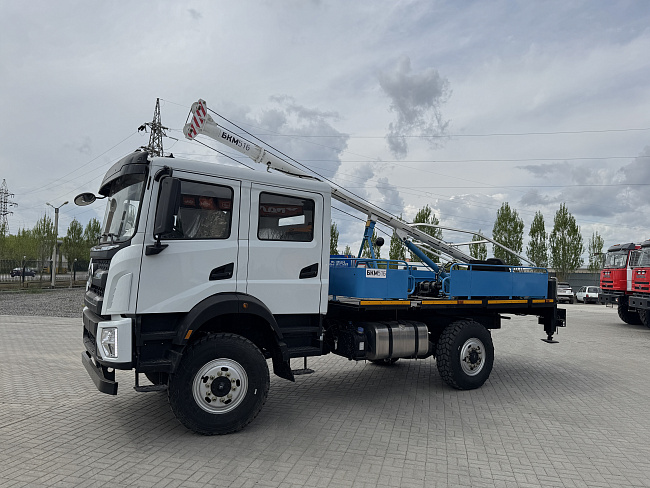 Бурильно-крановая машина DF БКМ-516 на шасси DONFENG 2131 4x4 спаренная кабина 6 мест