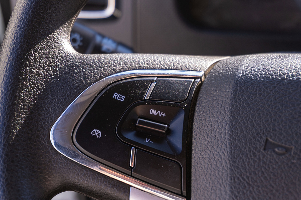 Фургон — рефрижератор на шасси DONGFENG C120N с ХОУ CARRIER C700 и ГБ NEU-XB15130AL