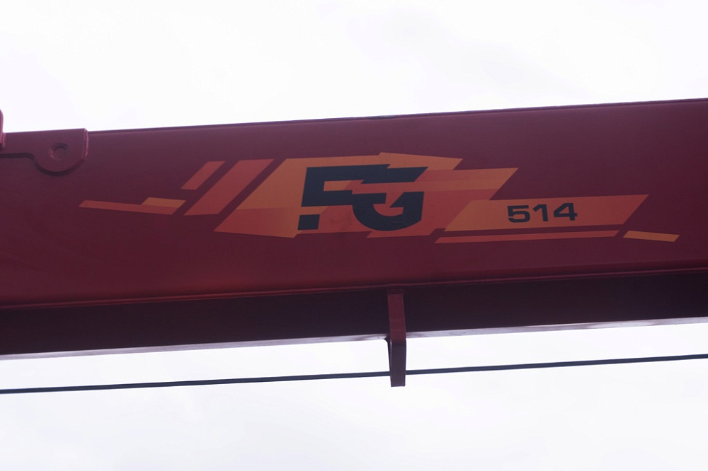 Бортовой автомобиль С120L оснащенный крано-манипуляторной установкой КМУ FG 514