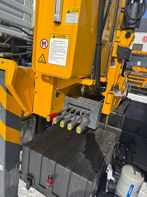 БОРТОВОЙ SHACMAN 6x6 с КРАНОМ МАНИПУЛЯТОРОМ (КМУ) XCMG SQS157 