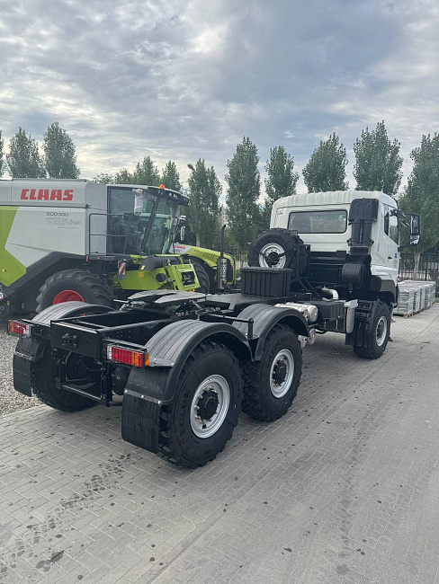 СЕДЕЛЬНЫЙ ТЯГАЧ DONGFENG 3250 6x6