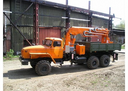 Универсальная бурильная машина УБМ-85 (Урал 4320)