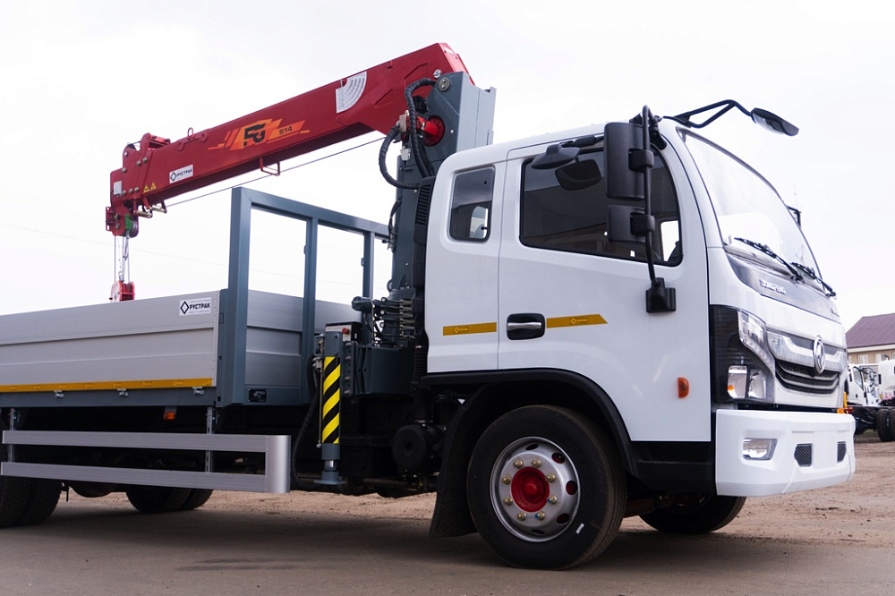 Бортовой автомобиль С120L оснащенный крано-манипуляторной установкой КМУ FG 514