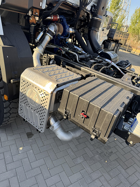 Шасси SHACMAN 6х6 SX1258DR385 база 4 375мм