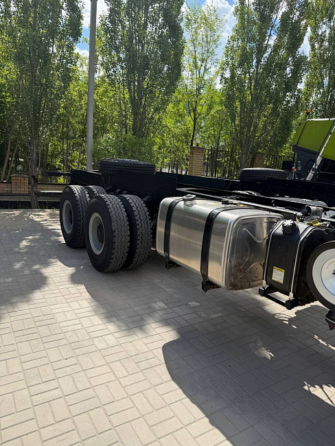Шасси SHACMAN 6х6 SX1258DR385 база 4 375мм (двускатное)
