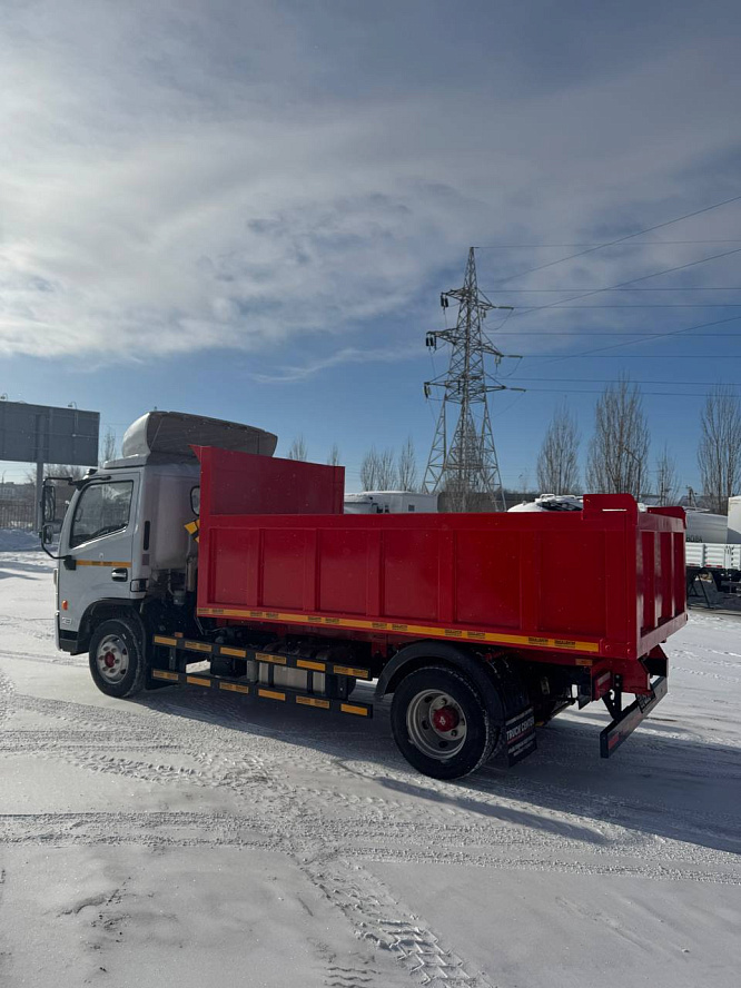 Самосвал DONGFENG 5 тонн, задняя разгрузка