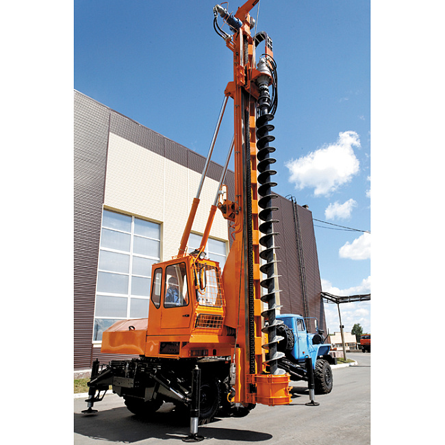 Машина бурильная шнековая МБШ-818