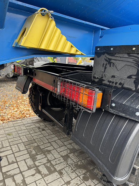 СЕДЕЛЬНЫЙ ТЯГАЧ DONGFENG 3250 6x6