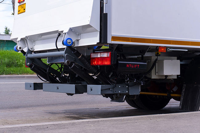 Рефрижератор на шасси DONGFENG C80N с ХОУ CARRIER C680 и ГБ NEU XB10130L