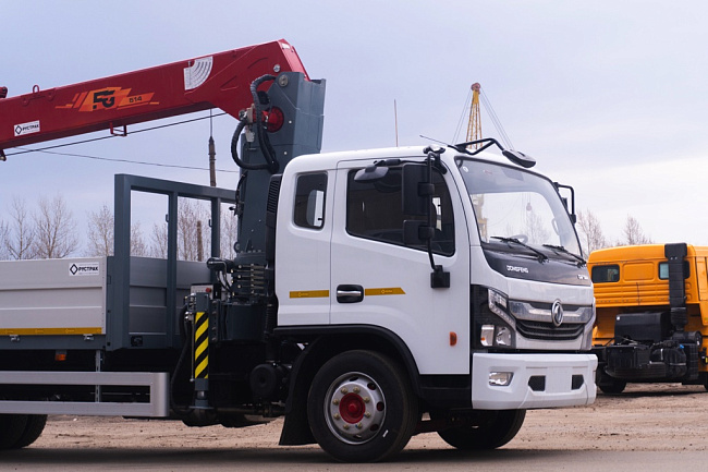 Бортовой автомобиль С120L оснащенный крано-манипуляторной установкой КМУ FG 514