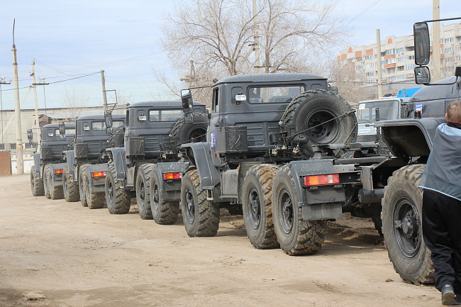 Сельный тягач Урал 44202-0311-60/72