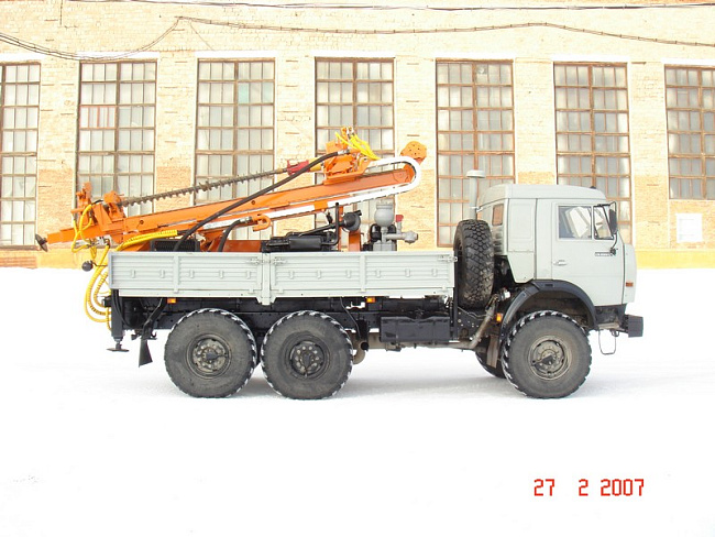 Буровая геологическая машина БГМ-13