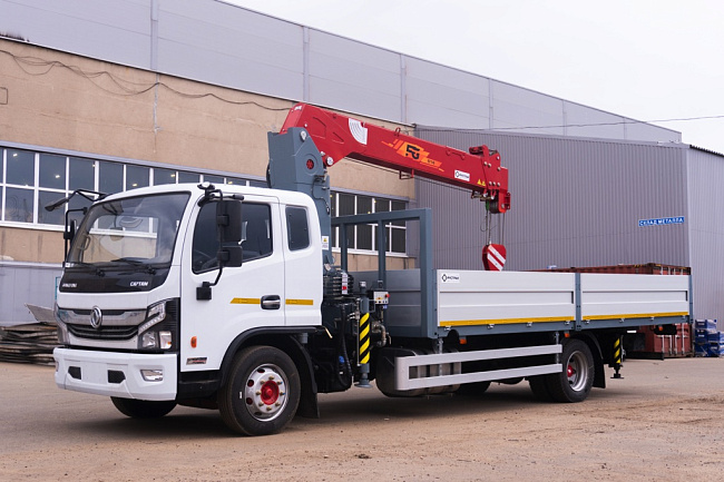 Бортовой автомобиль С120L оснащенный крано-манипуляторной установкой КМУ FG 514