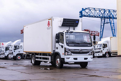 Фургон — рефрижератор на шасси DONGFENG C120М с ХОУ CARRIER C700 и ГБ NEU-XB15130AL