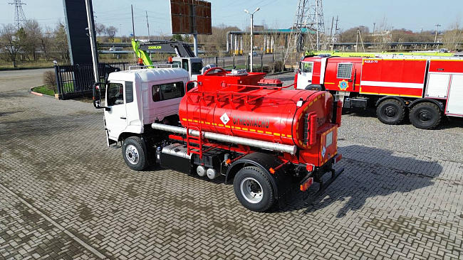 АТЗ-7 АВТОТОПЛИВОЗАПРАВЩИК на шасси DONGFENG 4х2