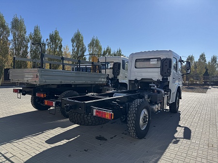 Бортовой автомобиль DONFENG 2131 4х4