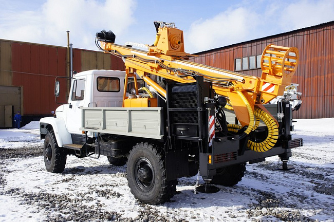 Буровая геологическая машина БГМ-11-01
