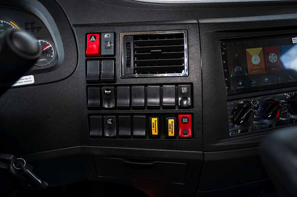 DONGFENG C180LS Крано-манипуляторная установка HYVA SK-6.3 (+ борт 7,5м (AL)