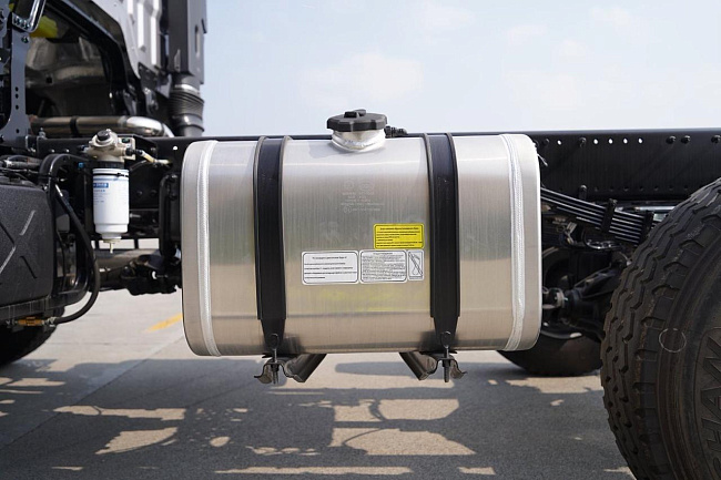 Шасси DONGFENG 4х4 вездеход кабина 2 ряд 13 тонн (рестайл 2026) мосты DENA