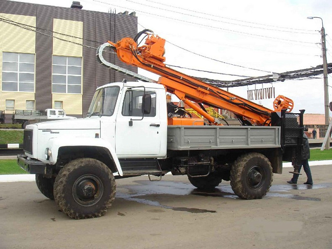 Буровая геологическая машина БГМ-11-01