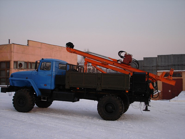 Буровая геологическая машина БГМ-12