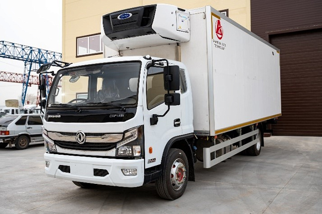 Фургон — рефрижератор на шасси DONGFENG C120N с ХОУ CARRIER C700 и ГБ NEU-XB15130AL