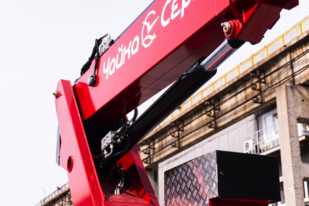 Автовышка (АГП) на базе DONGFENG Z80S TR-318 (высота подъема 18м)