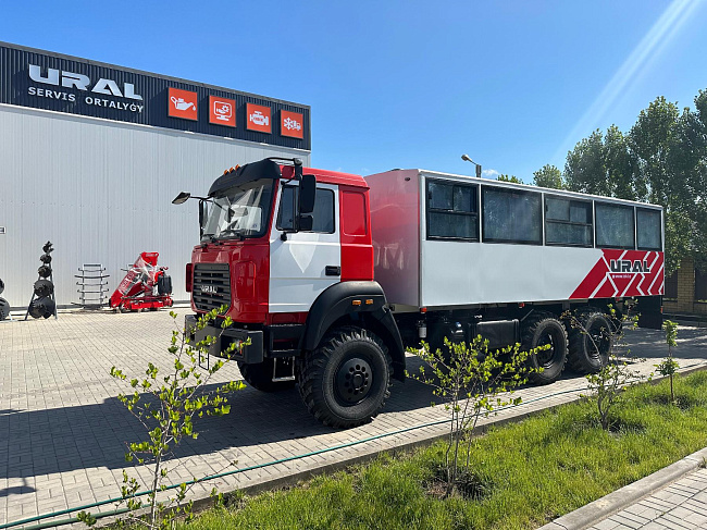 Вахтовый автобус Урал 3255-80 (кабина бескапотного типа) 30 мест