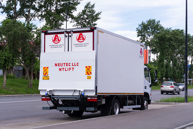 Рефрижератор на шасси DONGFENG C80N с ХОУ CARRIER C680 и ГБ NEU XB10130L