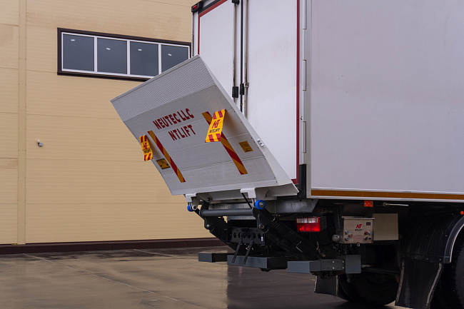 Фургон – рефрижератор на шасси DONGFENG C180LA с ХОУ CARRIER SH850 и ГБ NTLIFT 1.5
