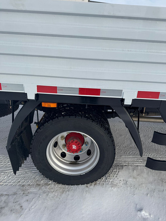 Бортовой автомобиль Dongfeng C120L с КМУ XCMG SQS68-3