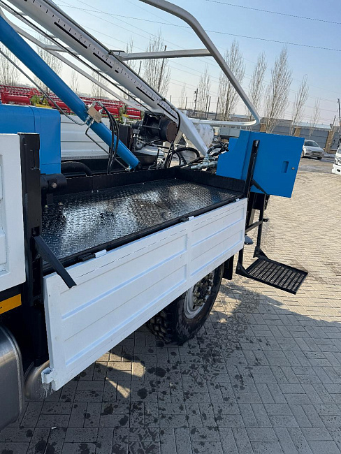 Бурильно-крановая машина DF-3000 на шасси DONFENG 4x4 