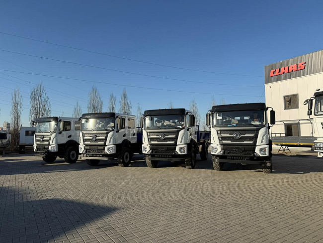 Бортовой автомобиль DONFENG  4х4 кабина 7 мест