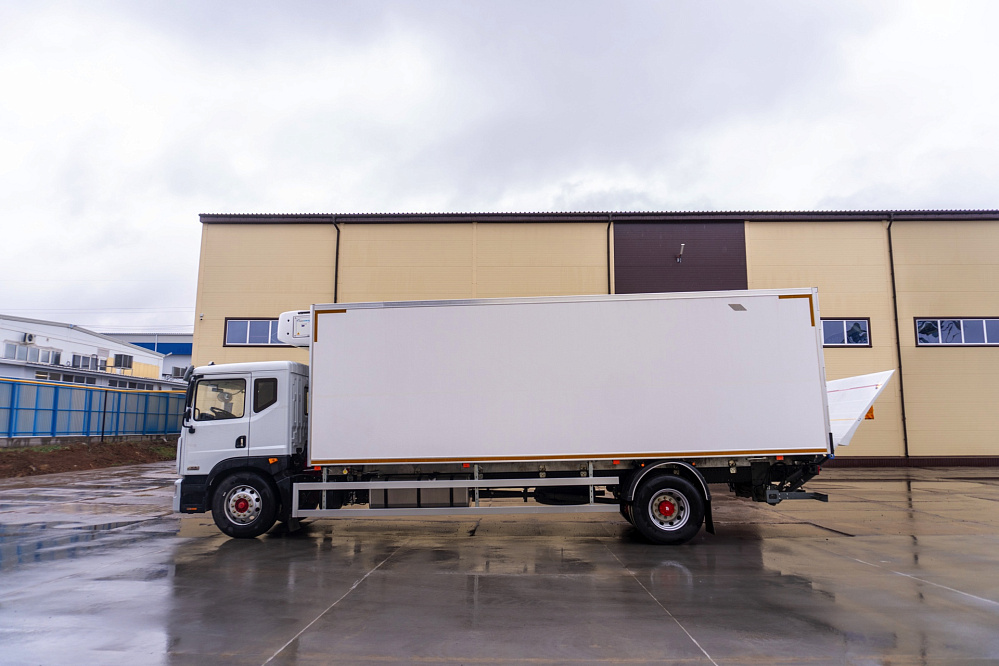 Фургон – рефрижератор на шасси DONGFENG C180LA с ХОУ CARRIER SH850 и ГБ NTLIFT 1.5