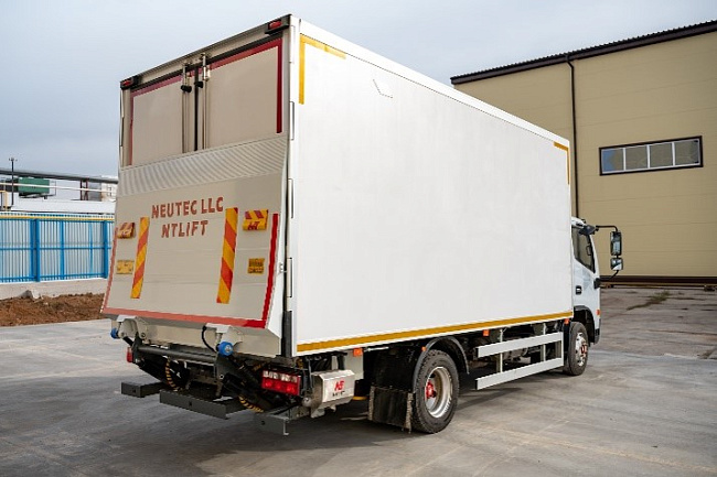 Фургон – рефрижератор на шасси DONGFENG C80L с ХОУ CARRIER C700 и ГБ NEU XB15130L