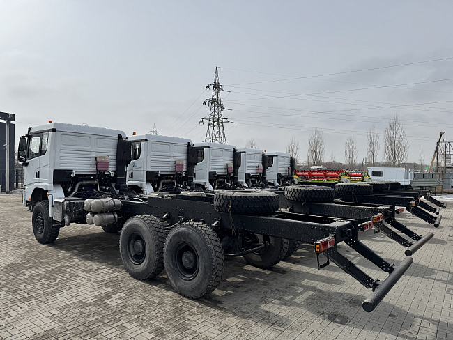 Удлиненное шасси SHACMAN 6х6 SX1258DR385 база 4 575мм КАБИНА X5000