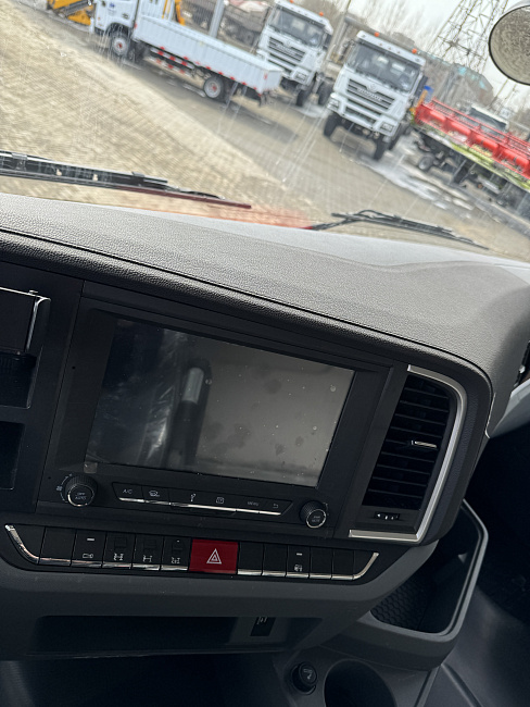 Удлиненное шасси SHACMAN 6х6 SX1258DR385 база 4 575мм КАБИНА X5000