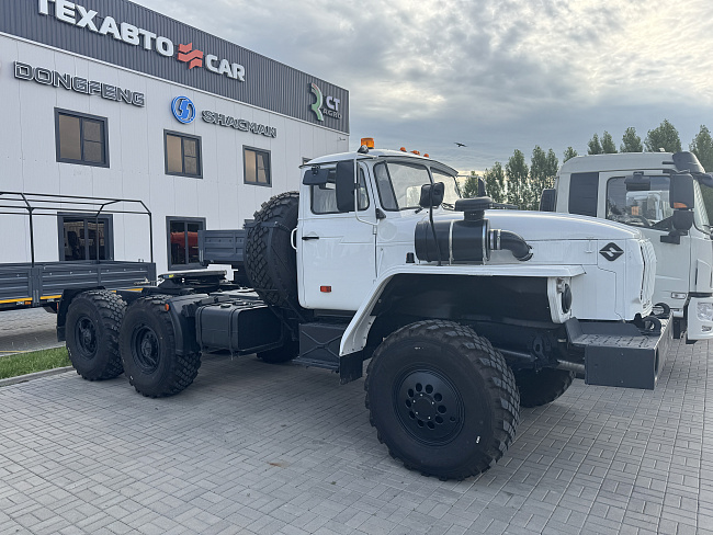 Сельный тягач Урал 44202-0311-60/72