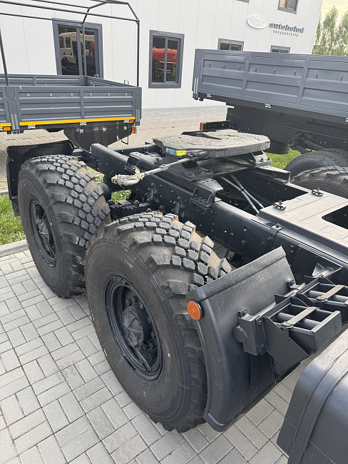 Сельный тягач Урал 44202-0311-60/72