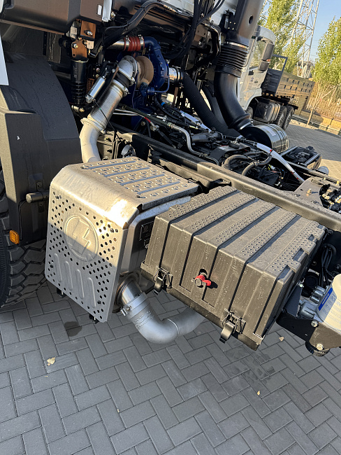 Удлиненное шасси SHACMAN 6х6 SX1258DR385 база 4 575мм