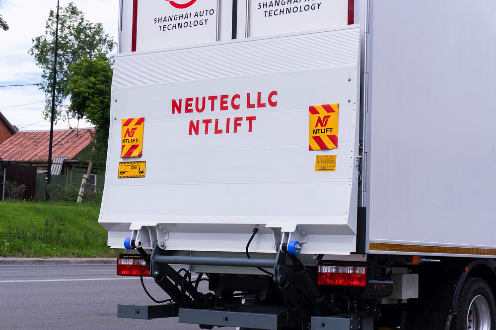 Рефрижератор на шасси DONGFENG C80N с ХОУ CARRIER C680 и ГБ NEU XB10130L