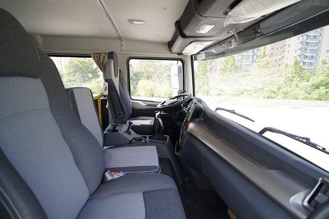 Шасси DONGFENG 4х4 вездеход кабина 2 ряд 13 тонн (рестайл 2026) мосты DENA