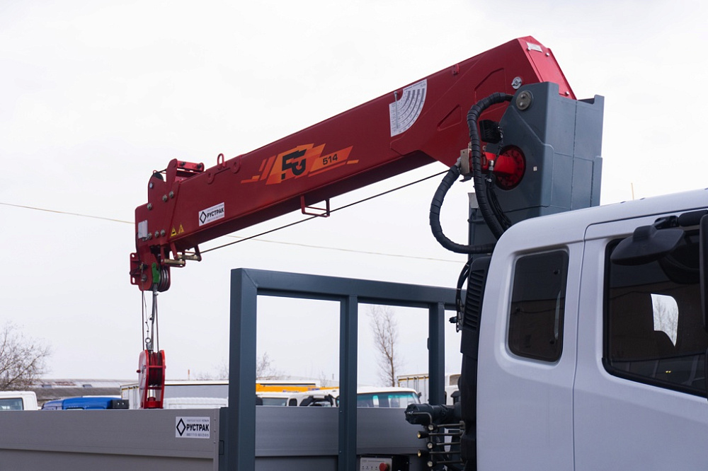 Бортовой автомобиль С120L оснащенный крано-манипуляторной установкой КМУ FG 514