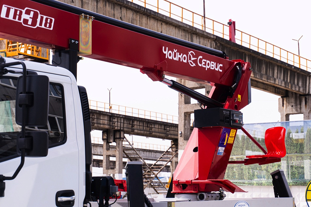Автовышка (АГП) на базе DONGFENG Z80S TR-318 (высота подъема 18м)