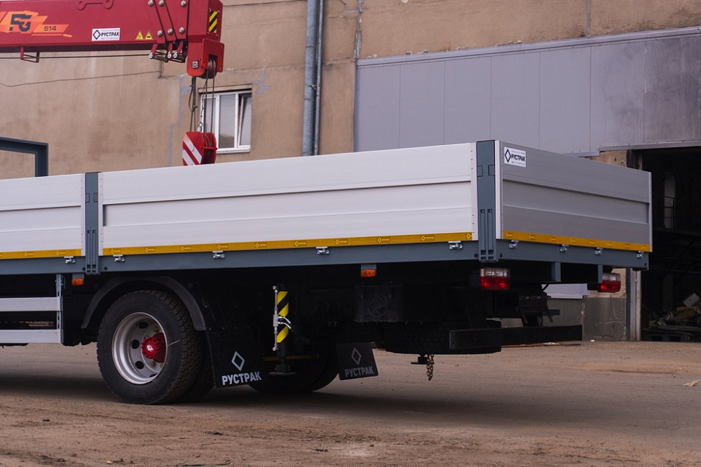 Бортовой автомобиль С120L оснащенный крано-манипуляторной установкой КМУ FG 514