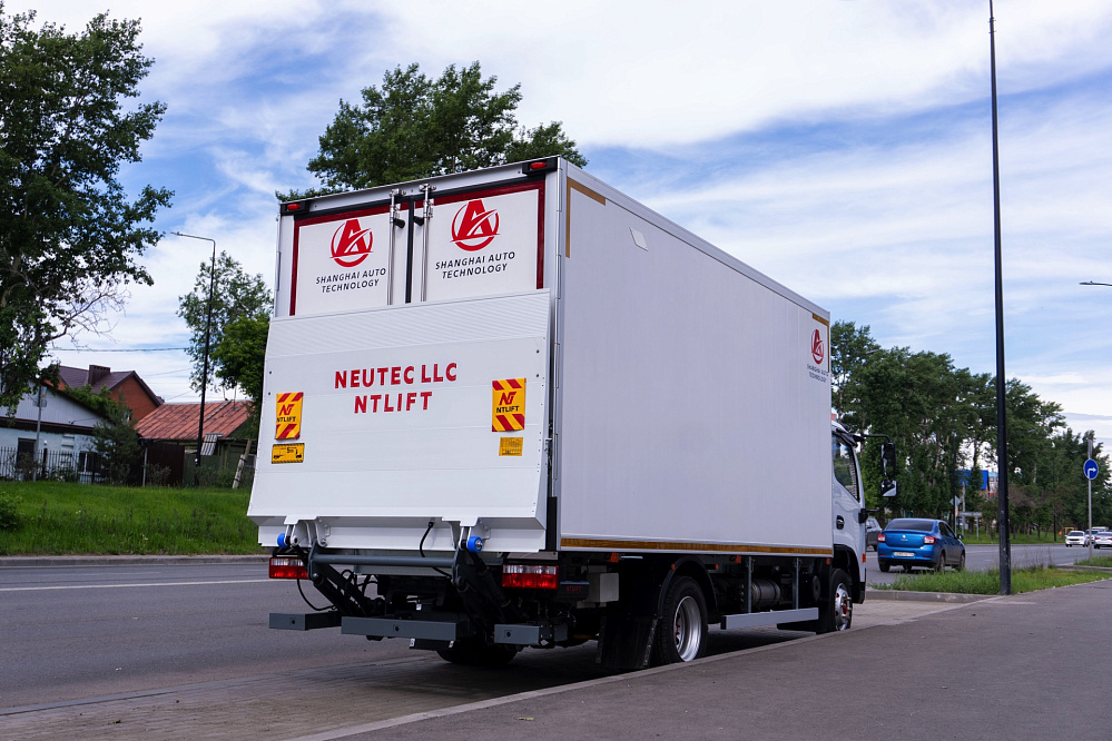 Рефрижератор на шасси DONGFENG C80N с ХОУ CARRIER C680 и ГБ NEU XB10130L