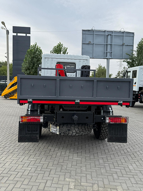 Бортовой автомобиль DONFENG  4х4 кабина 7 мест