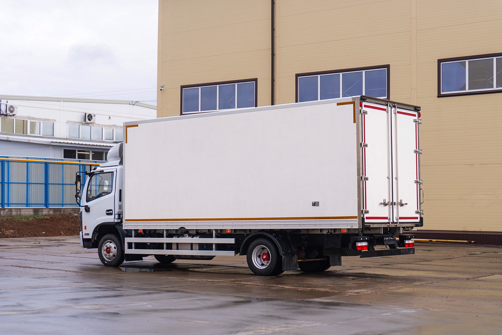 Промтоварный фургон на базе DONGFENG C80L | 6200х2300х2300
